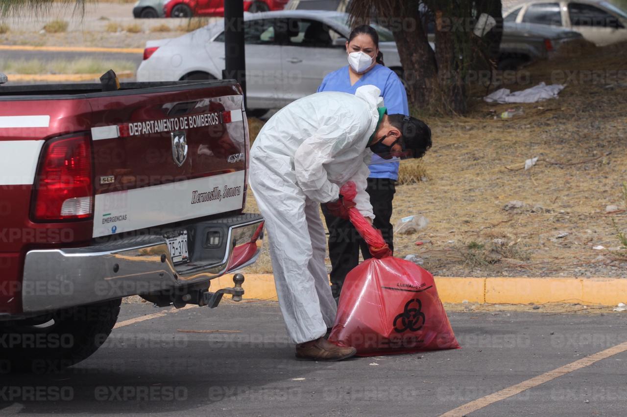 Abandonan residuos de pruebas de Covid en plaza comercial de Hillo