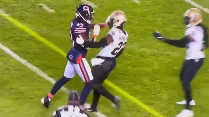 VIDEO | Jugador de los Bears enloquece y golpea a rival