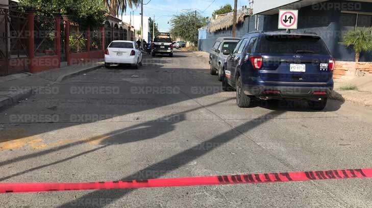 Estaban en su casa y entraron tres desconocidos a matarse entre sí