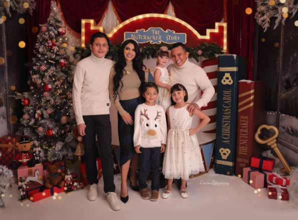 Edwin Luna y su familia inician festividades navideñas