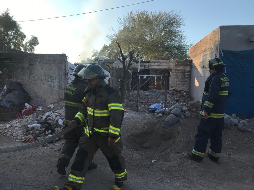 Amanece Hermosillo con incendio en la colonia Olivares