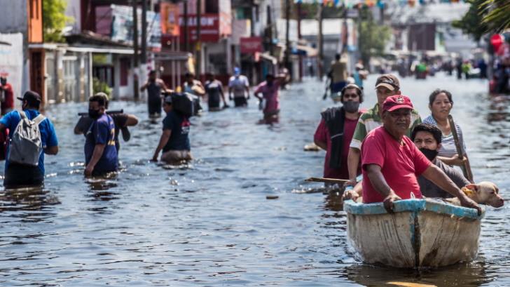 Río Grijalva se desborda y deja zonas bajo el agua en Tabasco