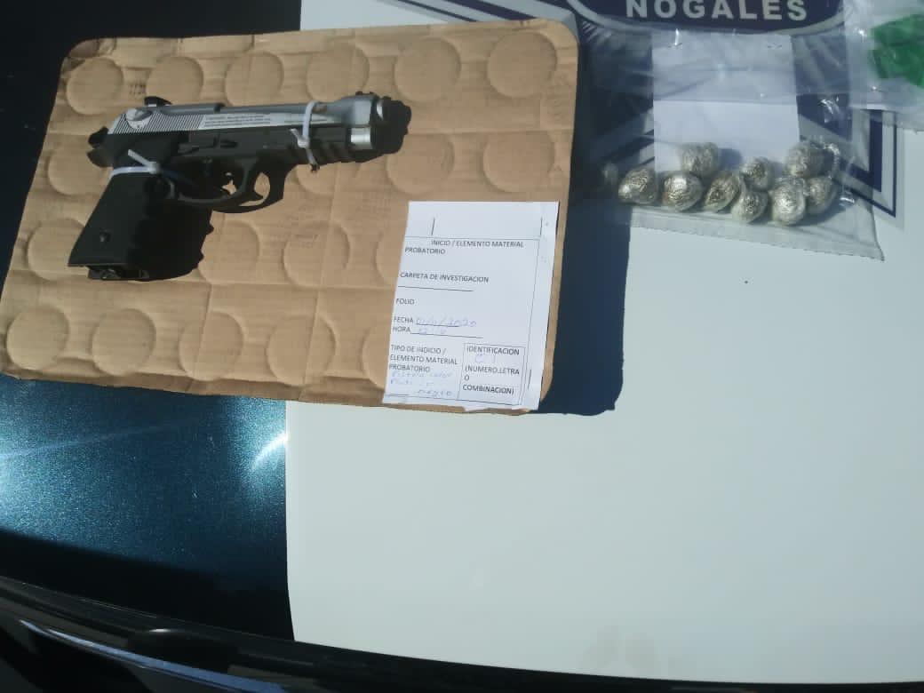 Cae presunto tirador armado en Nogales con 14 envoltorios