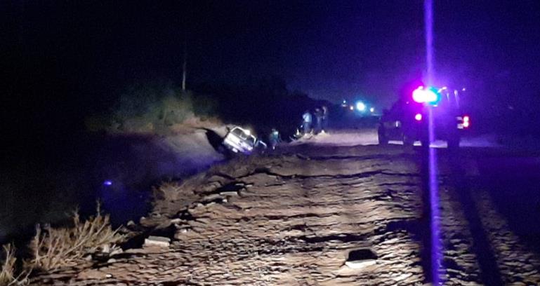 Encuentran camioneta abandonada con cadáver adentro en el Valle del Yaqui