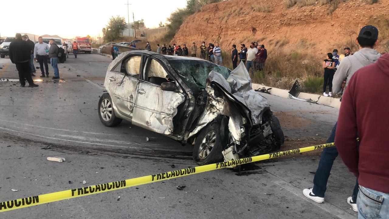 VIDEO- Choque en carretera Federal 15 deja dos menores muertos y largas filas de tráfico en Nogales