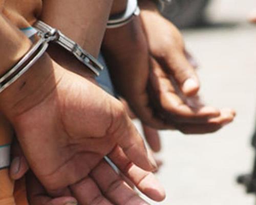 Tres detenidos por portación de arma prohibida en Hermosillo