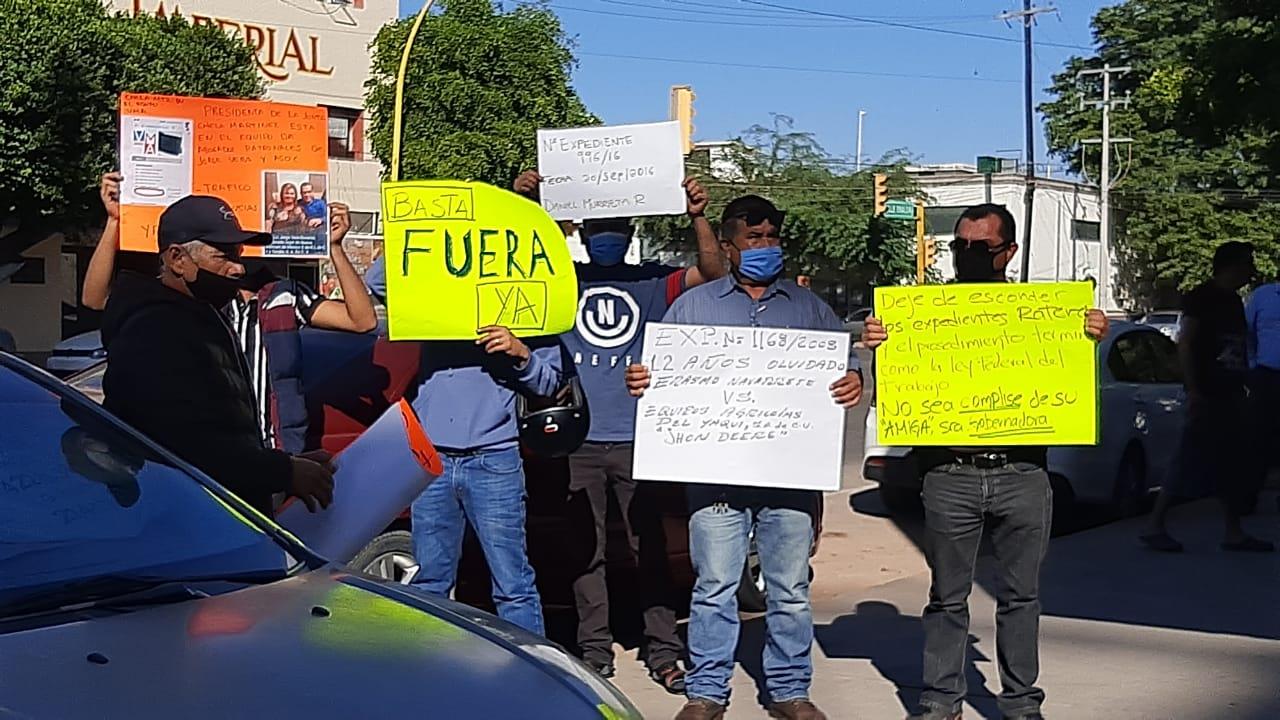 ¡Se le juntan en la Junta! Se manifiestan contra Graciela Martínez en Ciudad Obregón