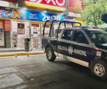 A mano armada, se llevan efectivo de una tienda de conveniencia en Guaymas