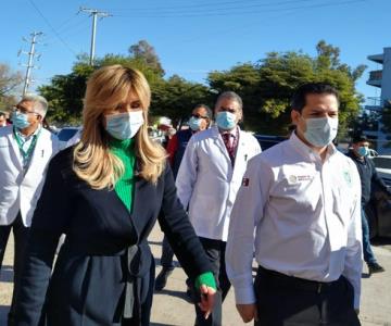 Gobernadora Pavlovich supervisa aplicación de la vacuna antiCovid en Ciudad Obregón
