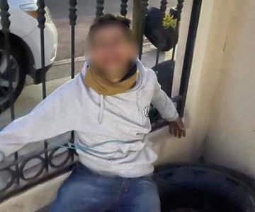 Amarran a una reja a ladrón en Guaymas tras agarrarlo en la movida