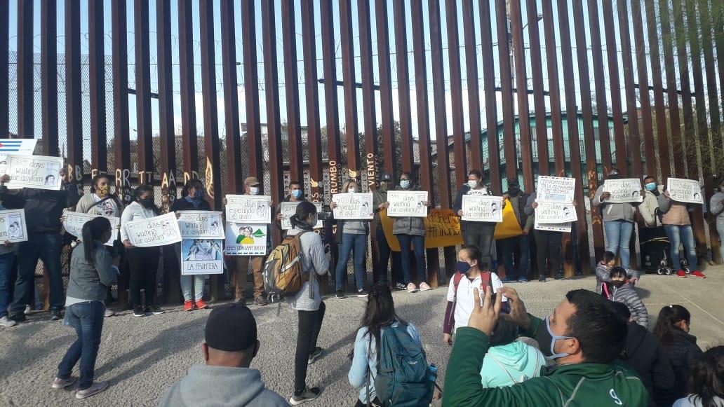 La razón por la que migrantes se manifestaron hoy en Nogales, Sonora