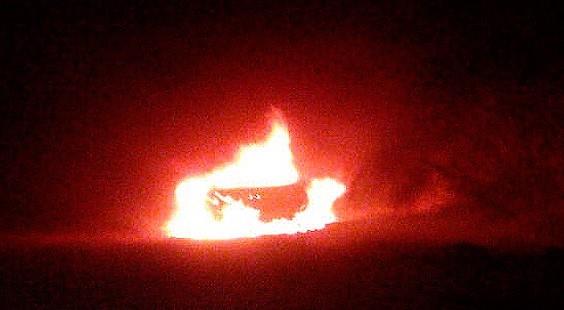 Asaltan a taxista en Guaymas: lo roban, amarran e incendian su carro