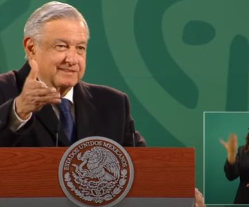 AMLO le echa porras al gobernador de Oaxaca positivo en Covid
