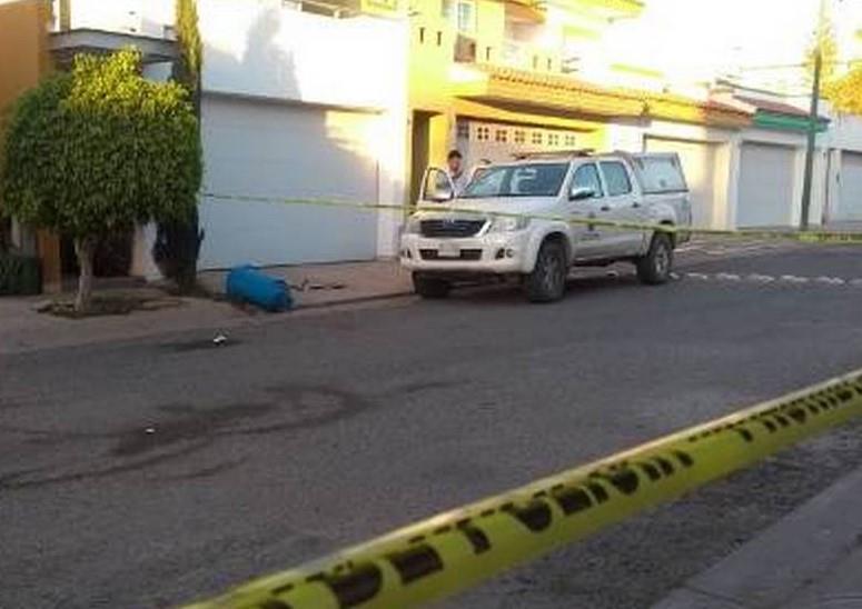 Balean a policía de investigación en Culiacán; asesinan a su hermano