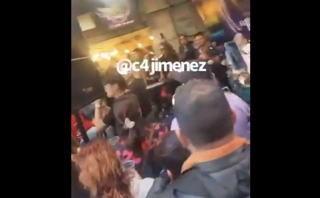 VIDEO- Les valió e hicieron fiesta en bar de Tepito en pleno semáforo rojo