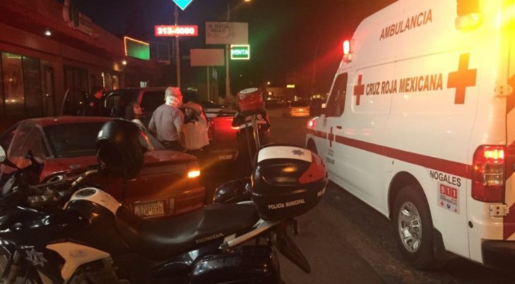 Mujer resulta lesionada tras ser embestida por motocicleta en Guaymas