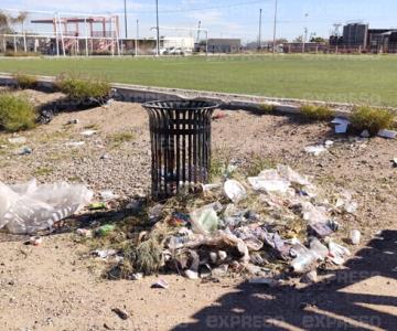 Agarran de basureros las canchas de la Nuevo Hermosillo