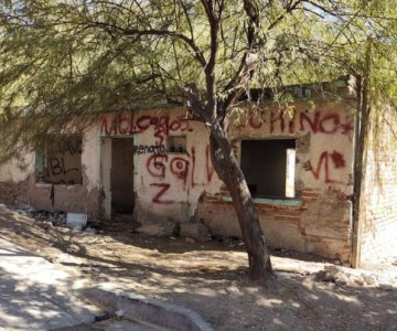 Vecinos de la colonia El Mariachi denuncian casas abandonadas