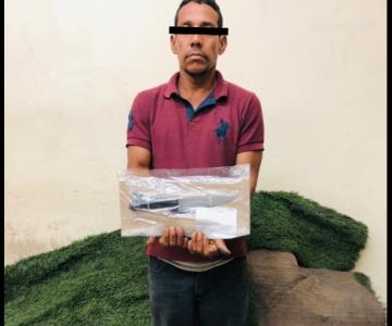 Dan con ladrón de pasto sintético de parque en Ciudad Obregón; ofrecían 30 mil por él