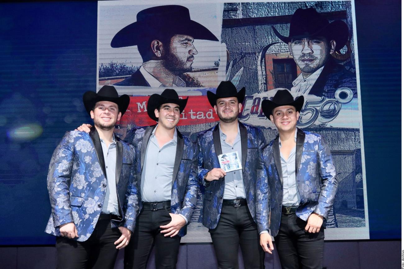 Vocalista de Calibre 50 mejora tras su cirugía