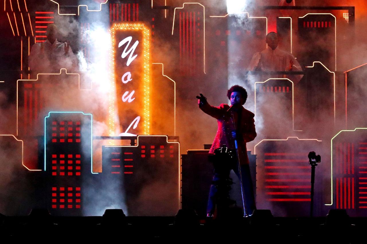 The Weeknd deslumbra en el Super Bowl LV