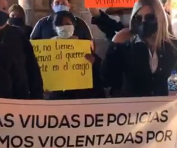 Si no se soluciona, vendrán mil personas: Viudas de policías y Ayuntamiento de Guaymas dialogarán