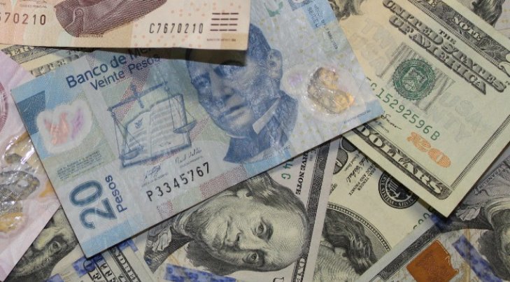 Precio del dólar abre a la baja en 18.08 pesos al mayoreo