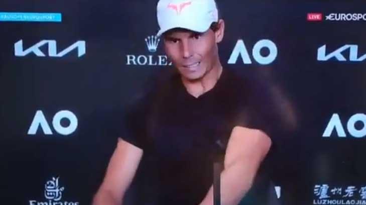 El momento inesperado que tuvo Rafael Nadal en conferencia de prensa