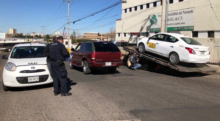 ¡Al corralón! Sacan de circulación a taxis piratas de Nogales