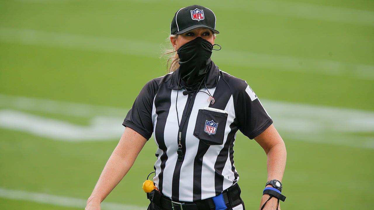 ¿Quién es Sarah Thomas, la primera mujer en arbitrar el Super Bowl?