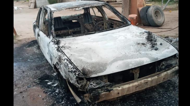Comando armado levanta a taxista en La Atravezada; queman su carro, su casa y unos cuartos