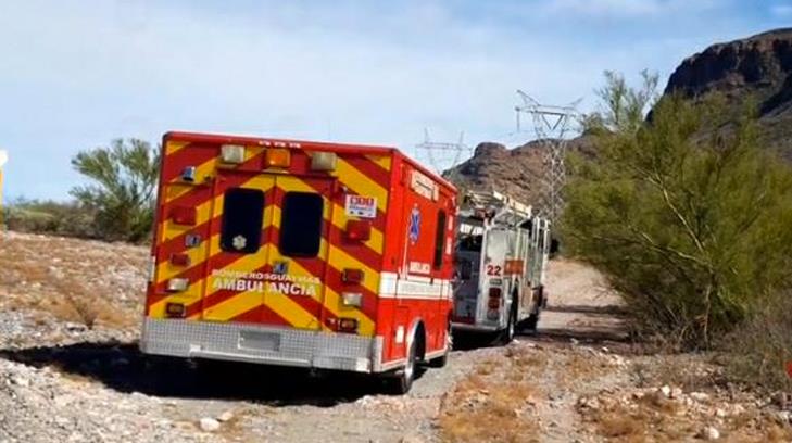 Pasa la noche atrapado en torre de telefonía en la carretera Guaymas-Hermosillo