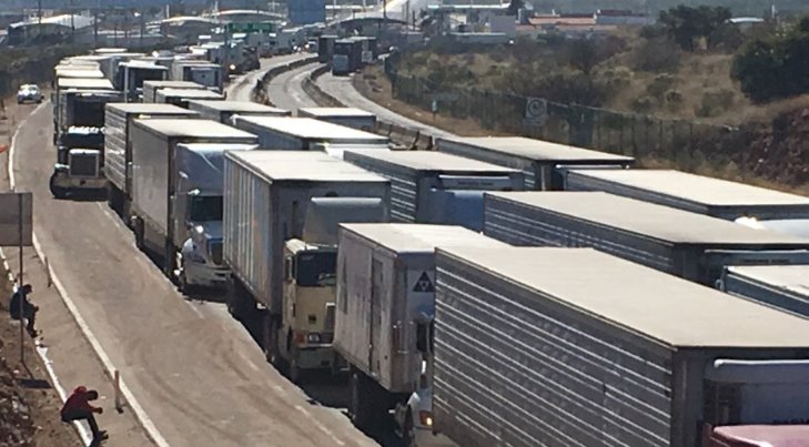 Reducen tiempo de espera para camiones de carga en la frontera de Nogales