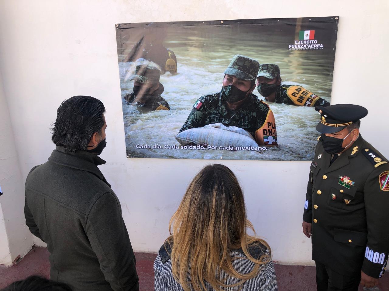 Conmemoran al ejército con exposición fotográfica en Nogales