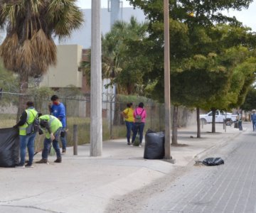 Ayuntamiento de Hermosillo inicia labores de limpieza en la ciudad