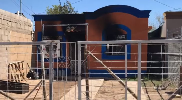 Registran intenso incendio en una casa abandonada en Guaymas