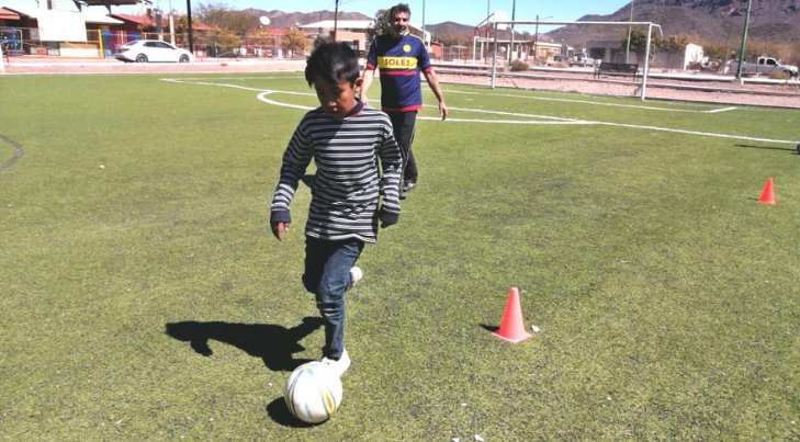 ¡Está llegando a cada rincón del estado! Fomentan fútbol infantil en Punta Chueca