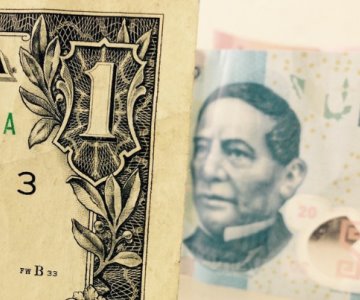 Dólar abre la semana en 17.04 pesos al mayoreo