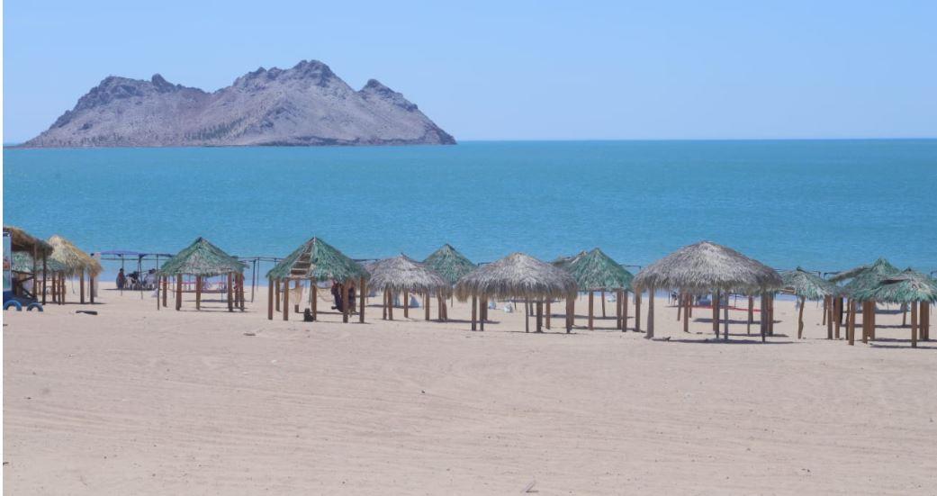 Así lucen las playas de Bahía de Kino este fin de semana