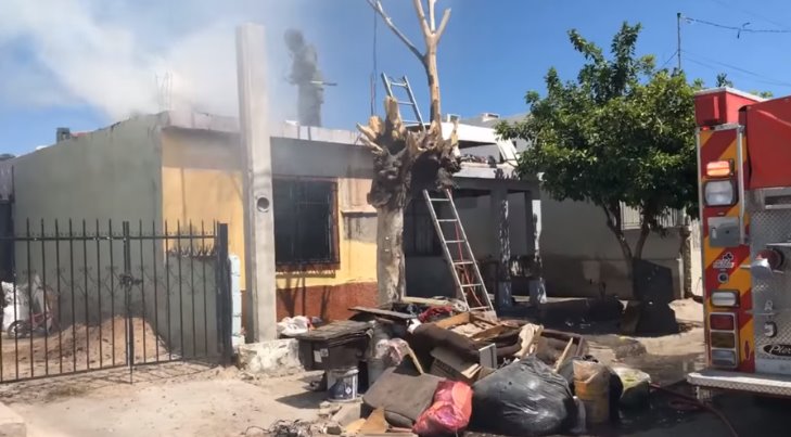 Video - Reportan casa quemándose en la colonia Santa Isabel; en realidad era basura
