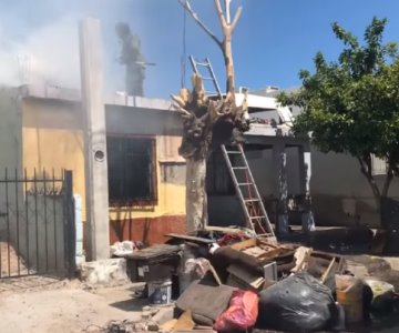 Video - Reportan casa quemándose en la colonia Santa Isabel; en realidad era basura