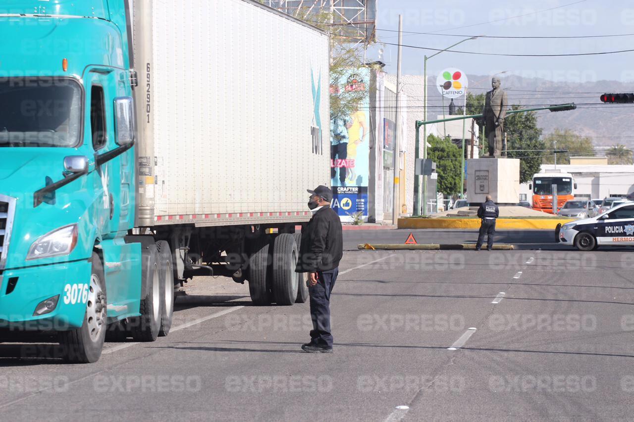 Llaman a reportar tráilers que transiten por el centro de Hermosillo