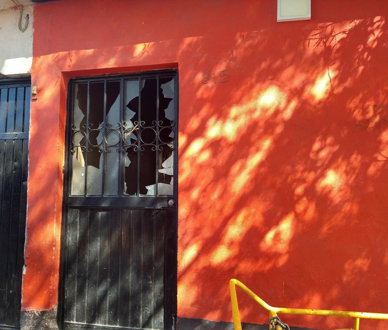 Lanzan petardo a vivienda de abuelitos en Obregón; un desconocido se había metido a esconderse