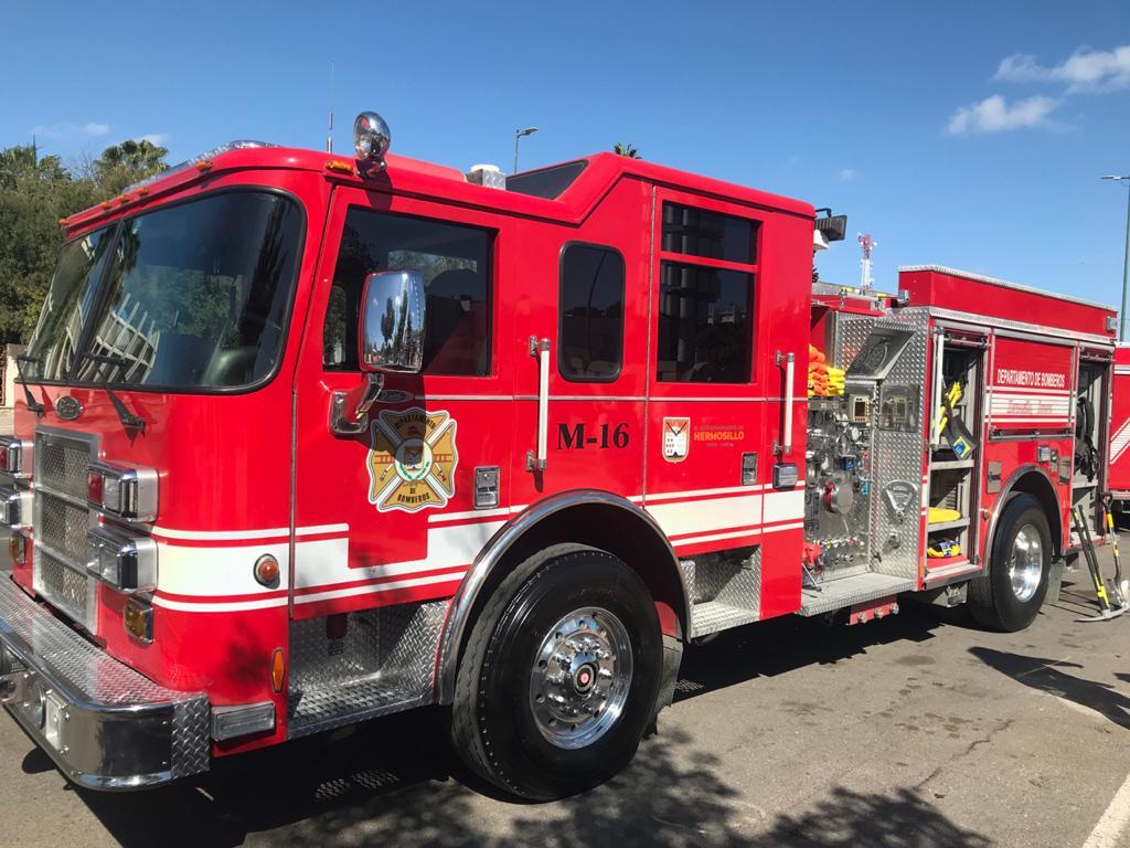 ¿Cuántas máquinas extintoras están estrenando los bomberos?