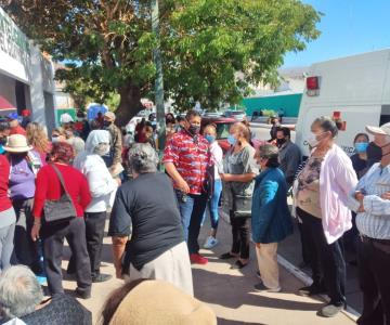 VIDEO - Con un desastre de logística arranca vacunación en Guaymas