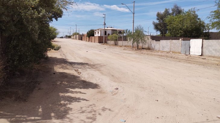 Vecinos de la Adolfo López Mateos piden que pavimenten las calles de la colonia