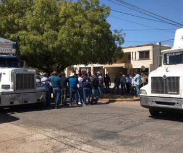 Transportistas de Navojoa se manifiestan contra acciones de agricultores