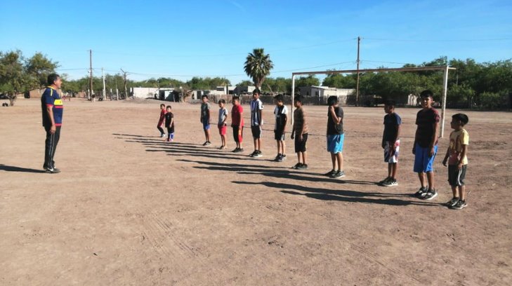¡La pelota rodó hasta Pótam! Realizan clínica de futbol para niños la comunidad yaqui