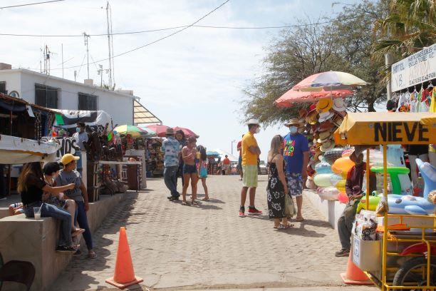 Por Covid, filtros y crisis económica, comerciantes de Bahía de Kino se las ven negras