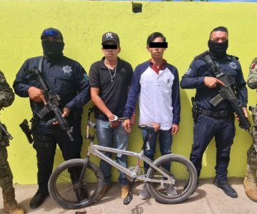 Atrapan a dos jóvenes en Obregón por robo a tienda de conveniencia